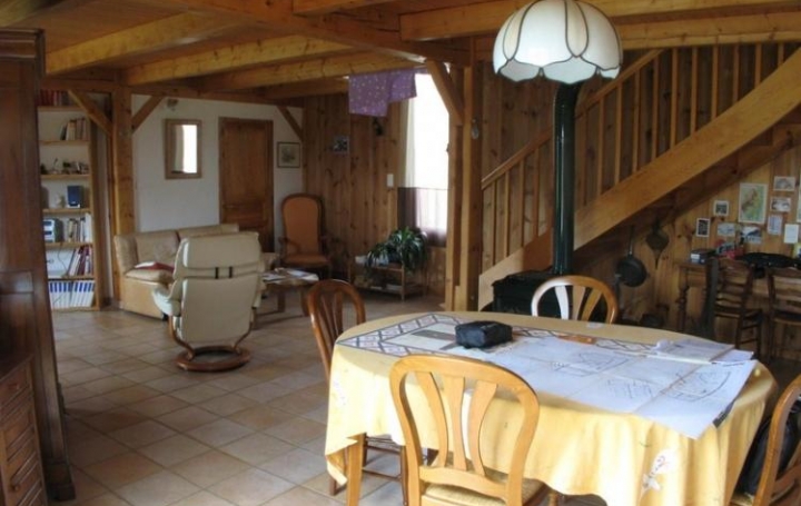 Réseau Immo-diffusion : Maison  ROCLES  157 m2 217 000 € 