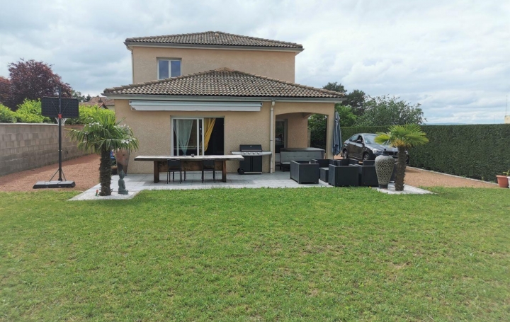 Réseau Immo-diffusion : Maison  POUILLY-SOUS-CHARLIEU  160 m2 240 000 € 