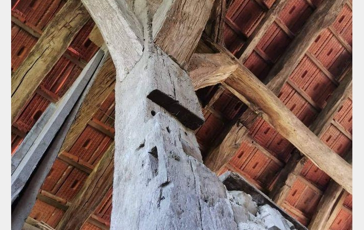 Maison SAINT-NIZIER-SOUS-CHARLIEU (42190)  250 m2 89 000 € 