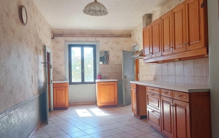 Maison SAIL-LES-BAINS (42310)  210 m2 129 000 € 