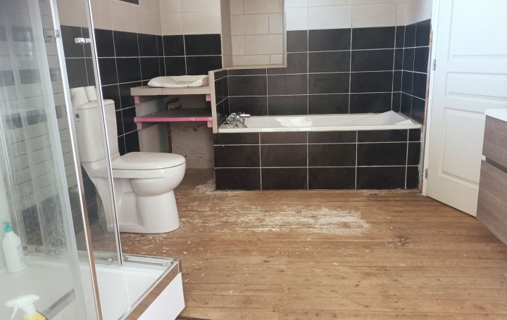 Maison SAIL-LES-BAINS (42310)  210 m2 129 000 € 