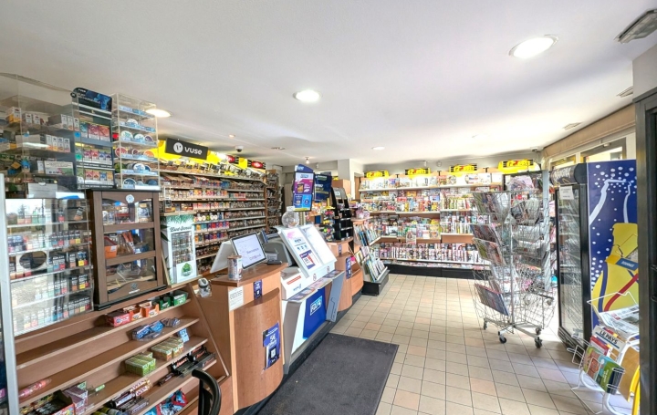 Activité commerciale MABLY (42300)  240 m2 525 000 € 