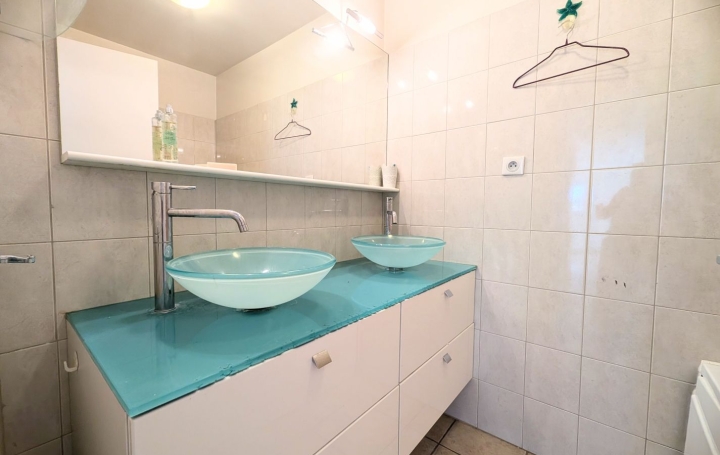 Activité commerciale MABLY (42300)  240 m2 950 000 € 