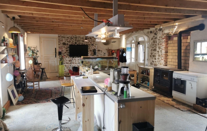 Maison ARFEUILLES (03120)  120 m2 145 000 € 