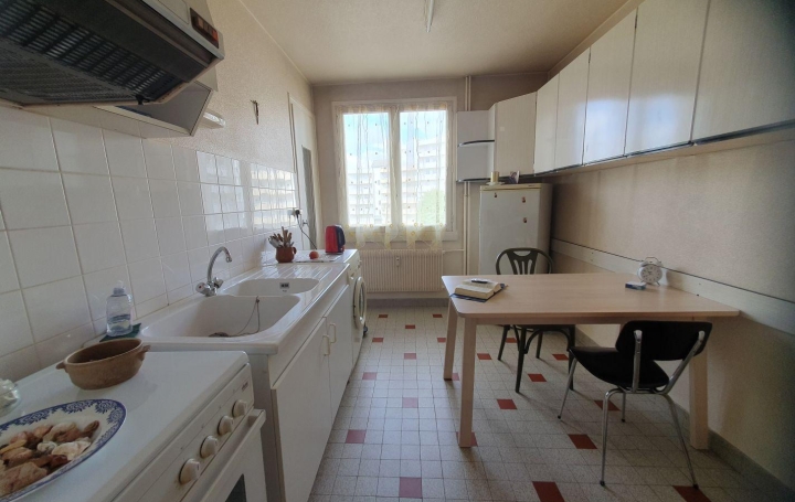 4 Pièces ROANNE (42300)  72 m2 77 000 € 