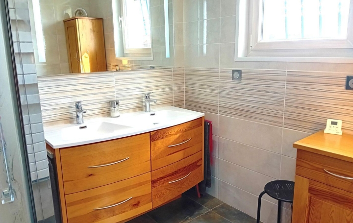 Maison SAINT-MAURICE-EN-GOURGOIS (42240)  90 m2 279 000 € 