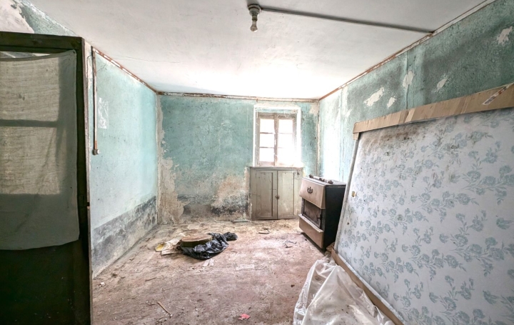 Maison VIVANS (42310)  150 m2 49 000 € 