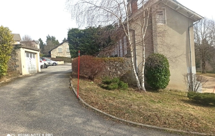 Immeuble LE CHAMBON-SUR-LIGNON (43400)  490 m2 375 000 € 