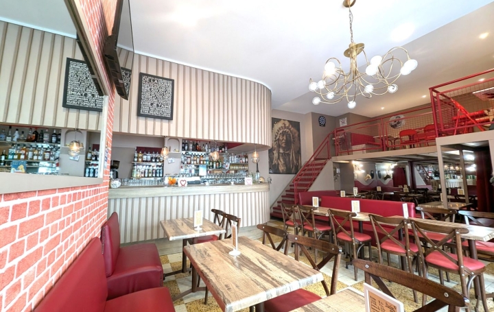 Activité commerciale ROANNE (42300)  85 m2 140 000 € 