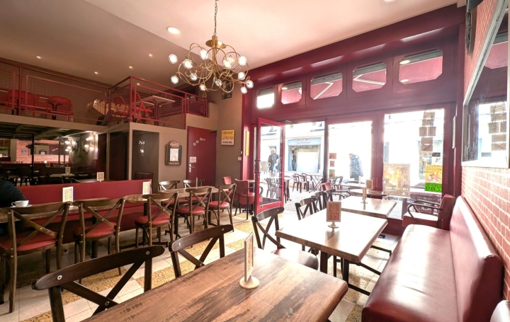 Activité commerciale ROANNE (42300)  85 m2 169 000 € 