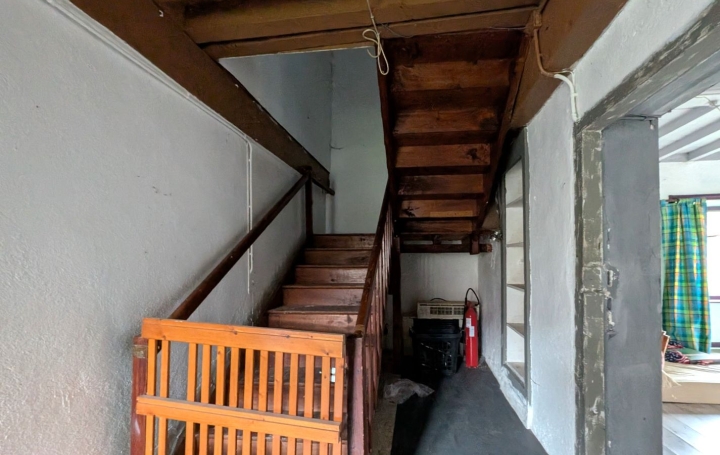 Maison LAY (42470)  120 m2 75 000 € 