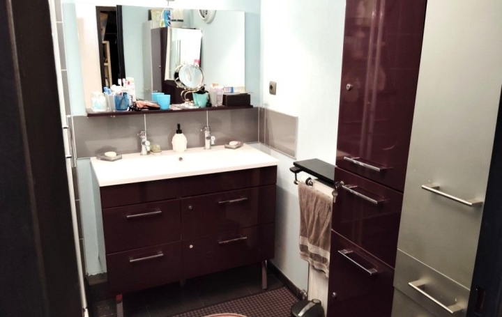 3 Pièces SAINT-ETIENNE (42000)  69 m2 129 000 € 