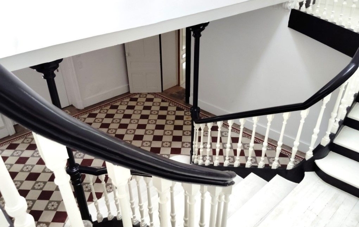 Propriété SAINT-CYPRIEN (42160)  254 m2 549 000 € 