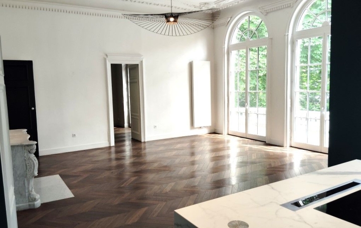 Propriété SAINT-CYPRIEN (42160)  254 m2 549 000 € 