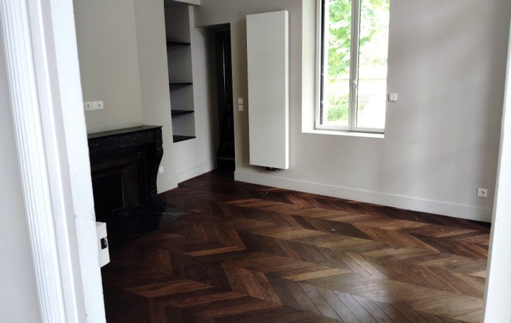 Propriété SAINT-CYPRIEN (42160)  254 m2 549 000 € 