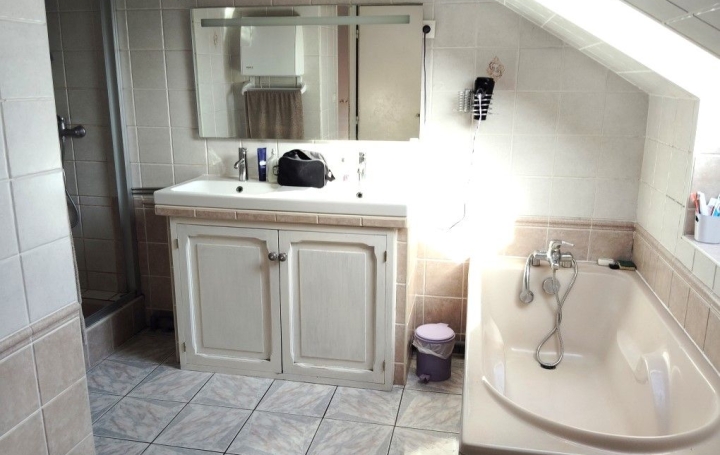 Maison SAINT-ETIENNE (42230)  156 m2 289 000 € 