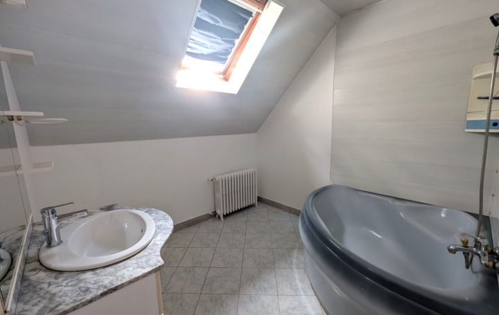 Maison LE DONJON (03130)  106 m2 173 000 € 