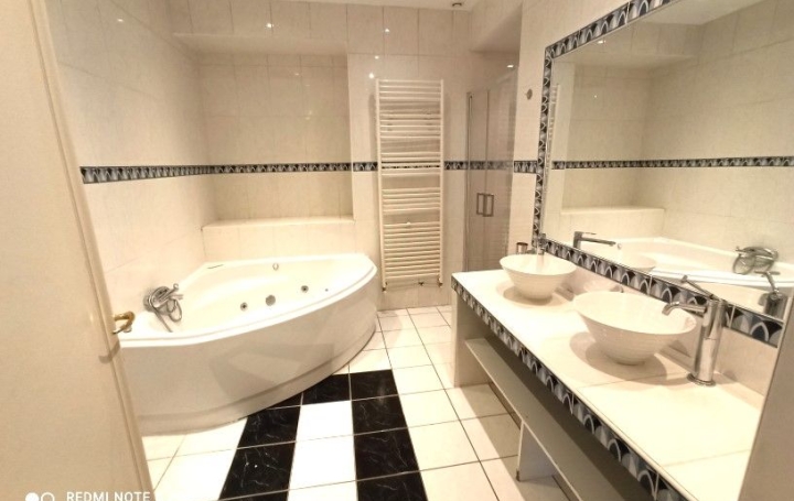 6 Pièces SAINT-ETIENNE (42100)  172 m2 390 000 € 