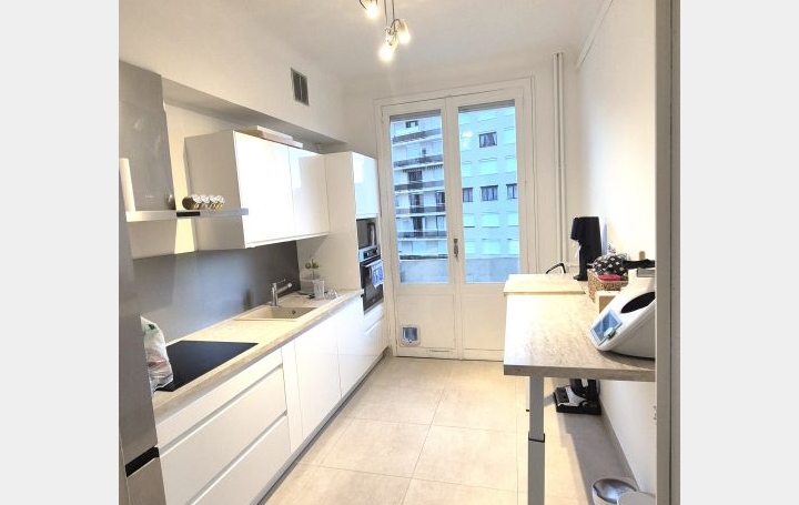 5 Pièces SAINT-ETIENNE (42000)  111 m2 199 000 € 