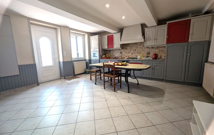 Propriété MELAY (71340)  140 m2 199 900 € 