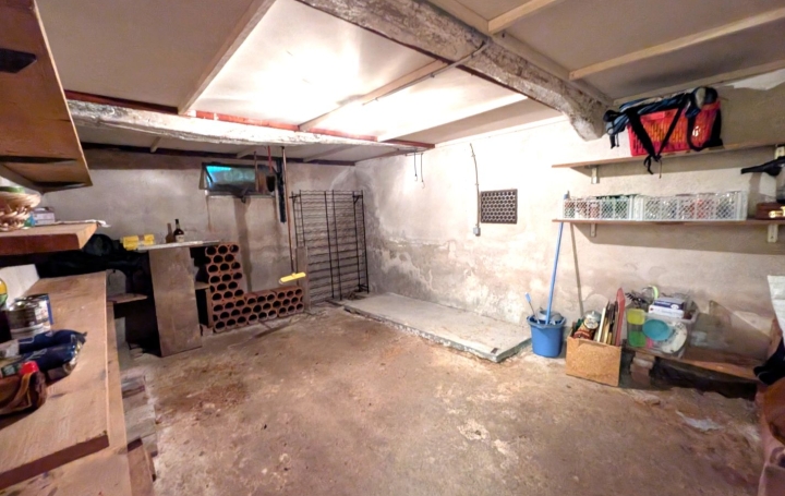 Propriété MELAY (71340)  140 m2 199 900 € 