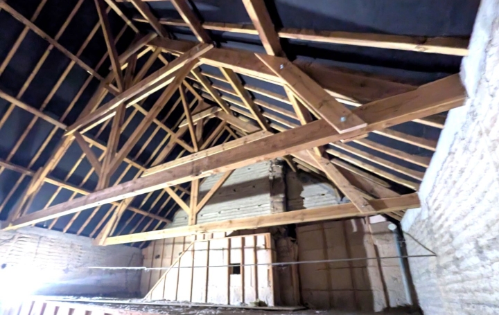 Propriété MELAY (71340)  140 m2 199 900 € 