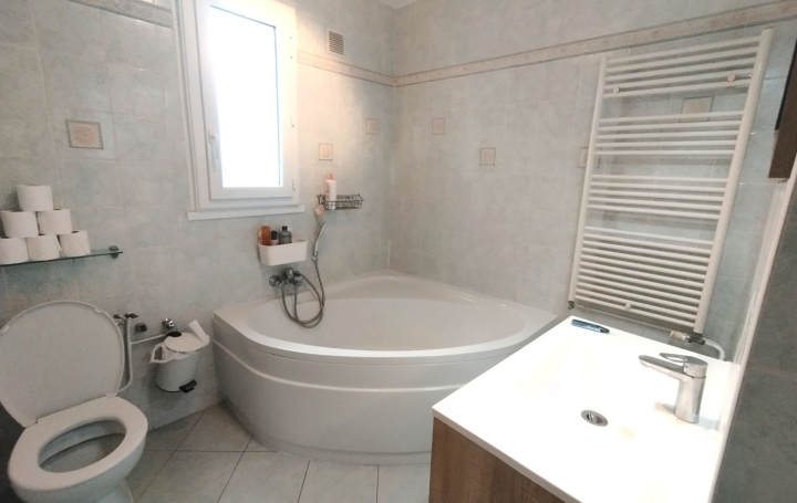 Maison MEYZIEU (69330)  132 m2 404 000 € 