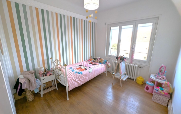 Maison RIORGES (42153)  200 m2 459 000 € 