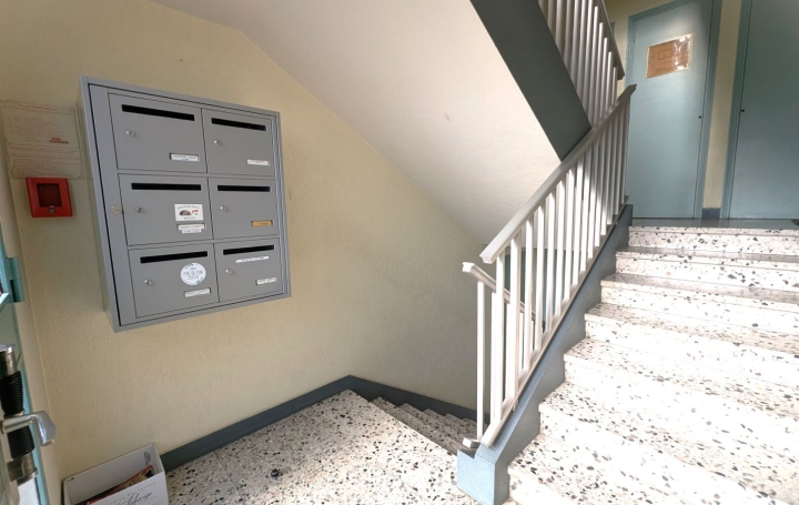 2 Pièces ROANNE (42300)  50 m2 75 000 € 