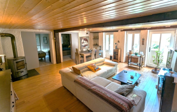 Maison AMBIERLE (42820)  266 m2 395 000 € 