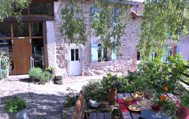 Maison AMBIERLE (42820)  266 m2 395 000 € 