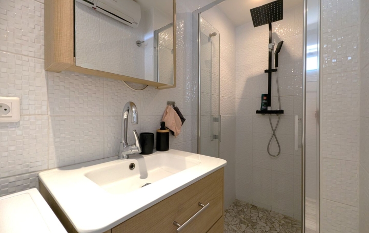 2 Pièces ROANNE (42300)  41 m2 69 000 € 