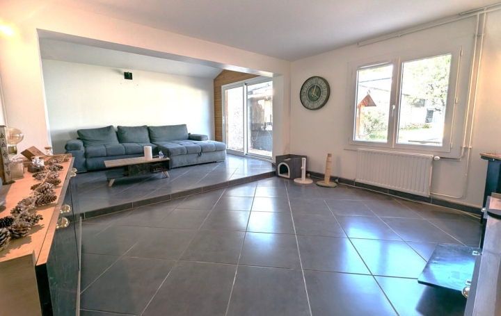 Maison MELAY (71340)  155 m2 175 000 € 