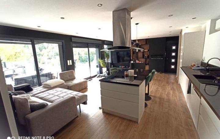 Villa SAINT-GENEST-LERPT (42530)  101 m2 315 000 € 