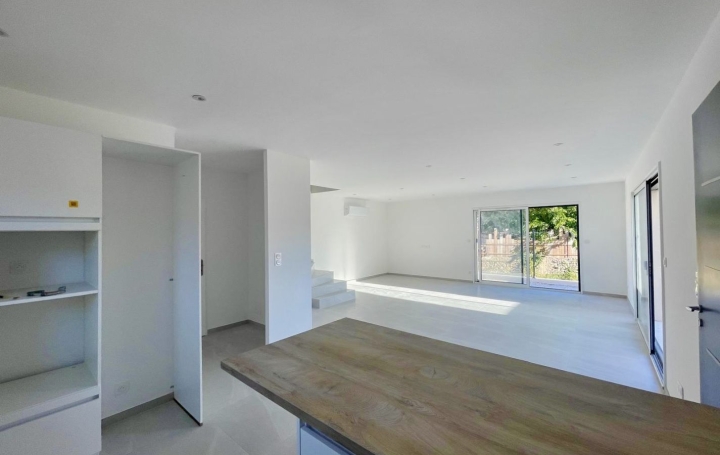 Villa PAULHAN (34230)  101 m2 1 390 € 