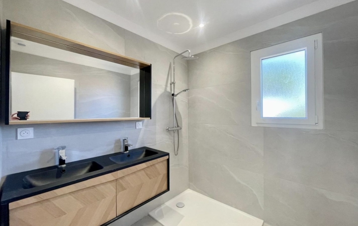 Villa PAULHAN (34230)  101 m2 1 390 € 