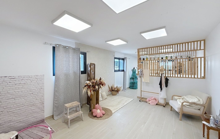 Local commercial BESSAN (34550)  83 m2 1 335 € 