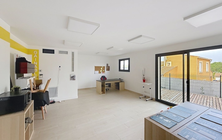 Local commercial BESSAN (34550)  83 m2 1 335 € 