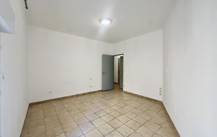 3 Pièces BESSAN (34550)  72 m2 1 013 € 