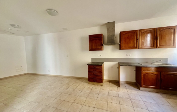 2 Pièces BESSAN (34550)  41 m2 733 € 