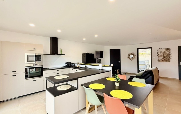 Villa BESSAN (34550)  100 m2 1 790 € 