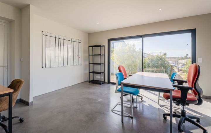 Local d'activité MONTBLANC (34290)  119 m2 1 410 € 