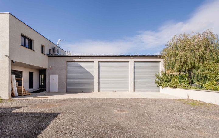 Garage MONTBLANC (34290)  65 m2 750 € 