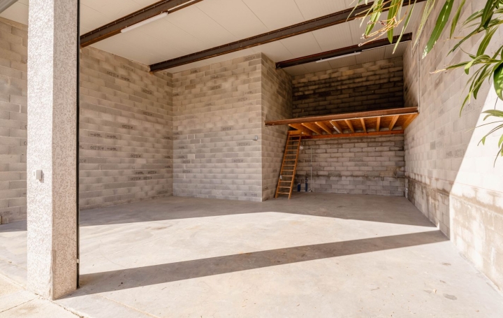 Local d'activité MONTBLANC (34290)  184 m2 1 900 € 