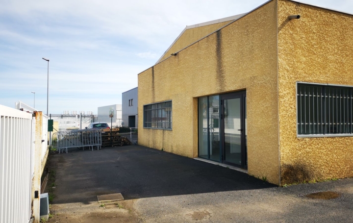 Local / Bureau SAINT-THIBERY (34630) 70 m<sup>2</sup> 740 € 