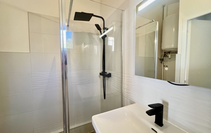 Maison VIAS-PLAGE (34450)  40 m2 835 € 
