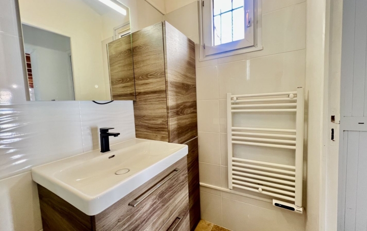 Maison VIAS-PLAGE (34450)  40 m2 835 € 