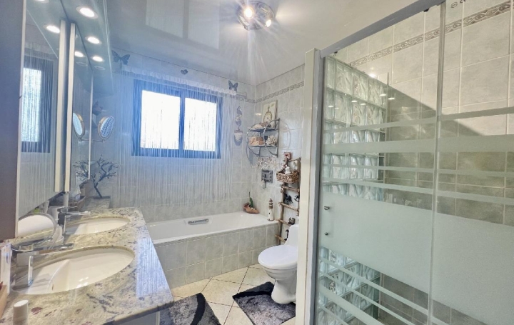 Villa MONTPELLIER (34000)  207 m2 458 000 € 