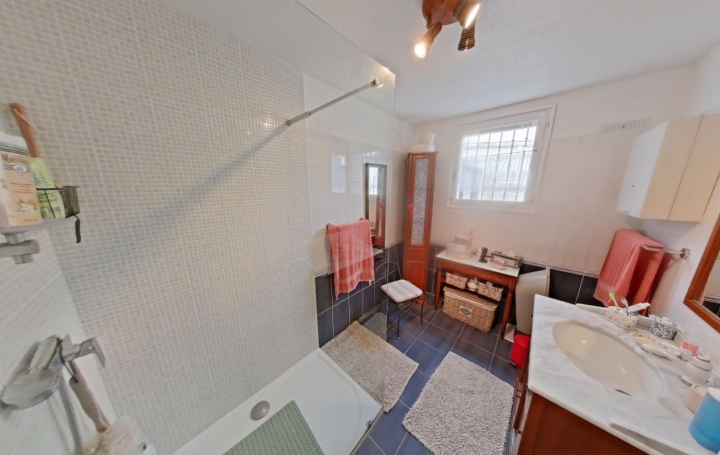 Villa BESSAN (34550)  80 m2 299 000 € 