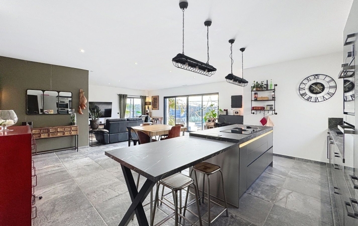 Villa PEZENAS (34120)  151 m2 549 900 € 